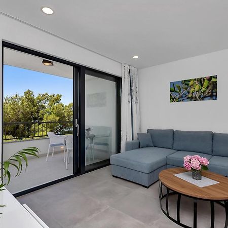 Central Beach Apartments Tucepi Exterior photo