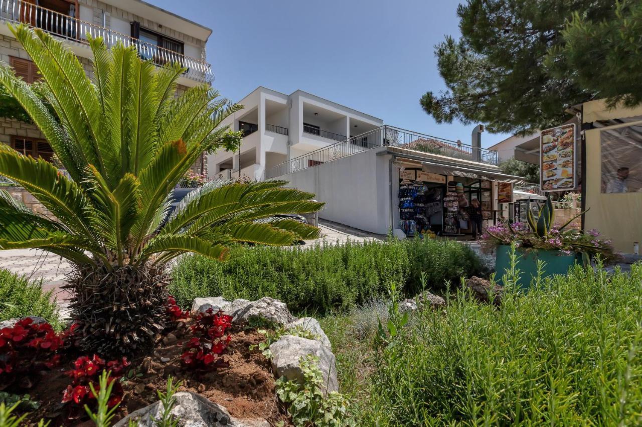 Central Beach Apartments Tucepi Exterior photo